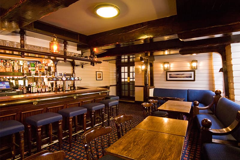 Bars The Royal Yacht Luxury Hotel Spa Restaurants The Cabin
